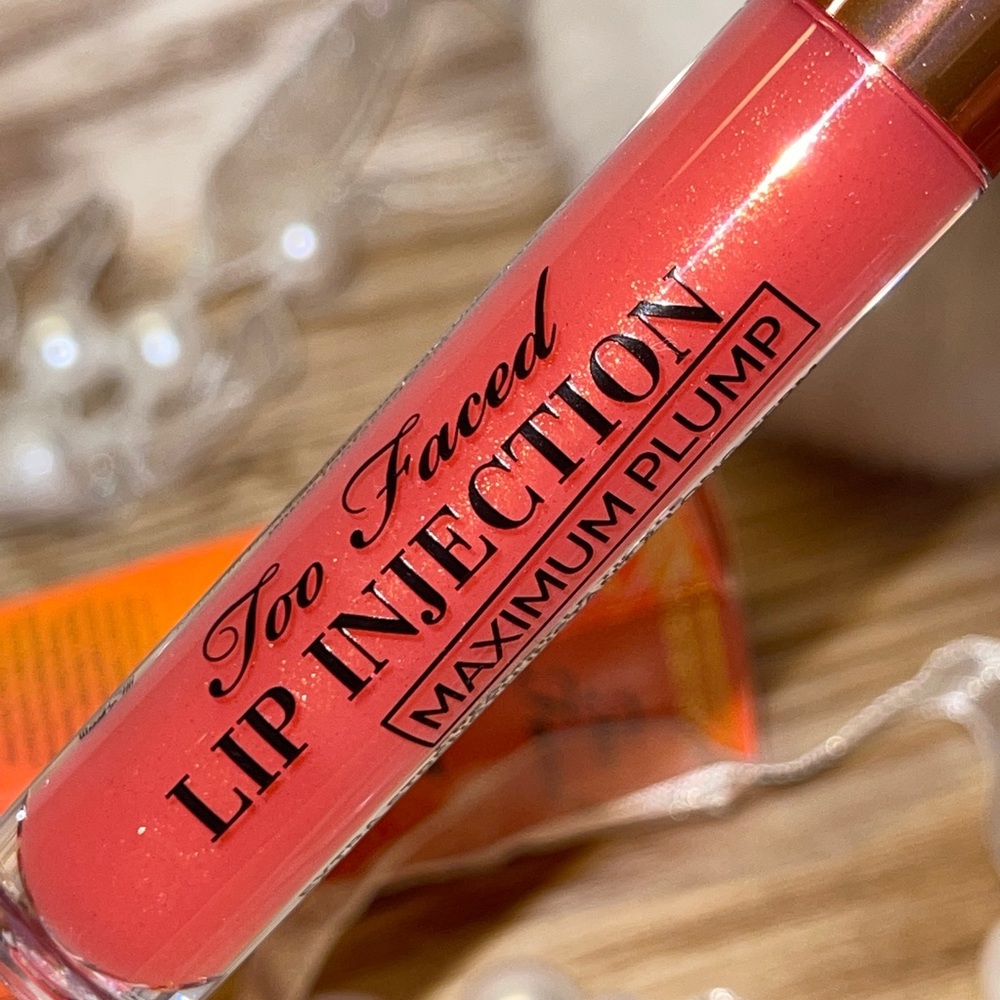 TOO FACED Lip Injection Maximum Lip Plumper in “Creamsicle Tickle”